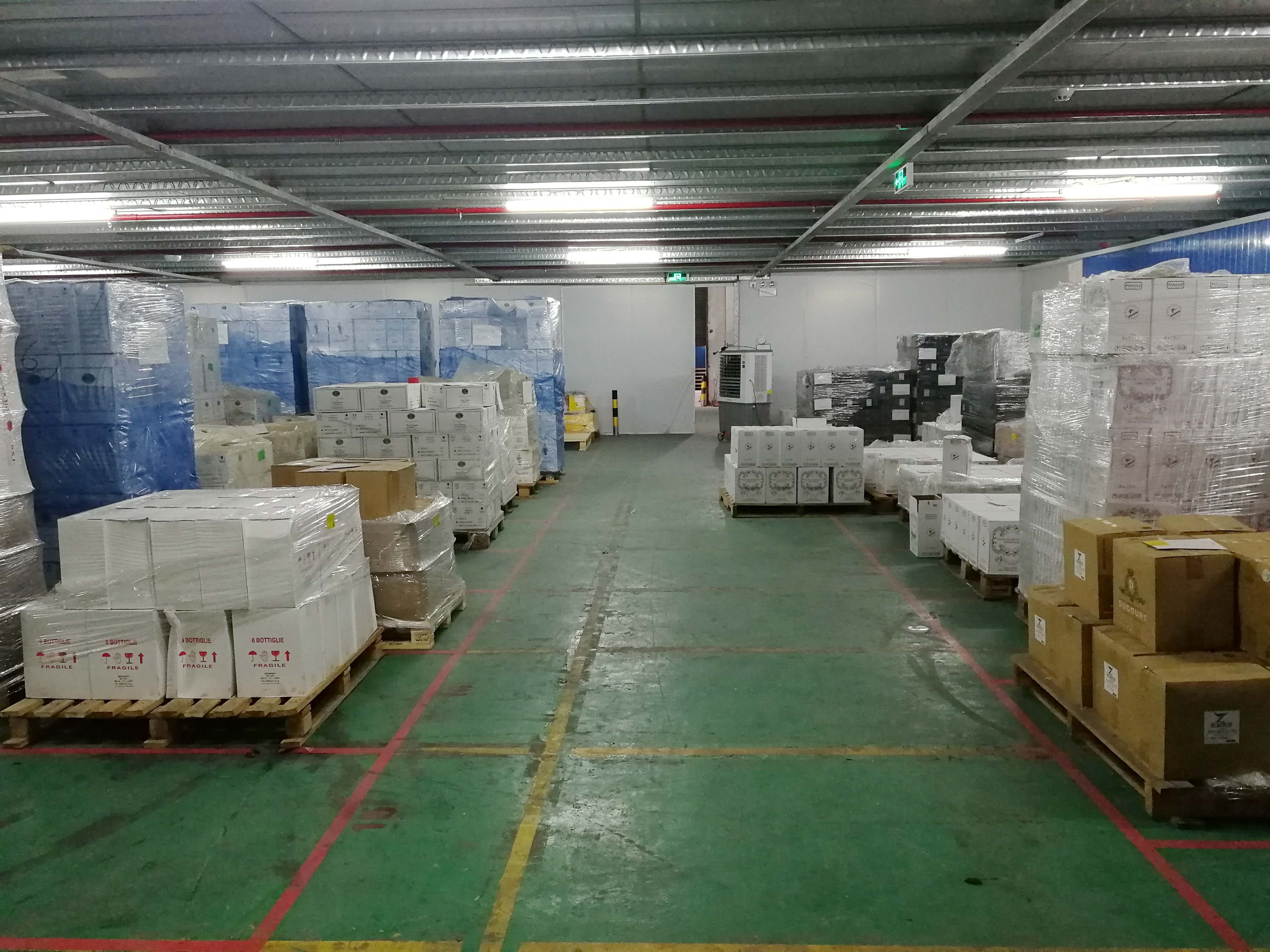 顏龍車行門店 高效倉儲服務，保障您的愛車無憂